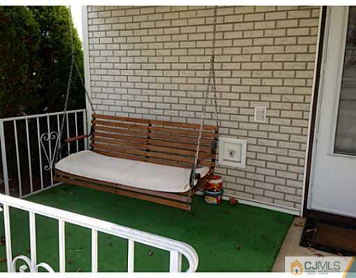 37 Haddon Road Monroe Township, NJ 08831 - Photo 4 of 19 Gallery Image 4