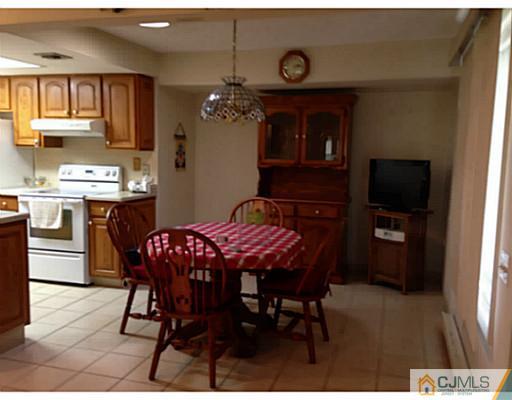 37 Haddon Road Monroe Township, NJ 08831 - Photo 9 of 19 Gallery Image 9