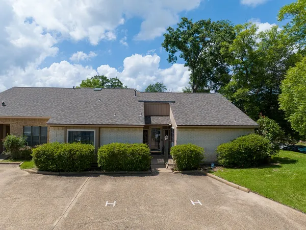 $249,900 | 1401 Ave O, Unit H, Huntsville, TX 77340