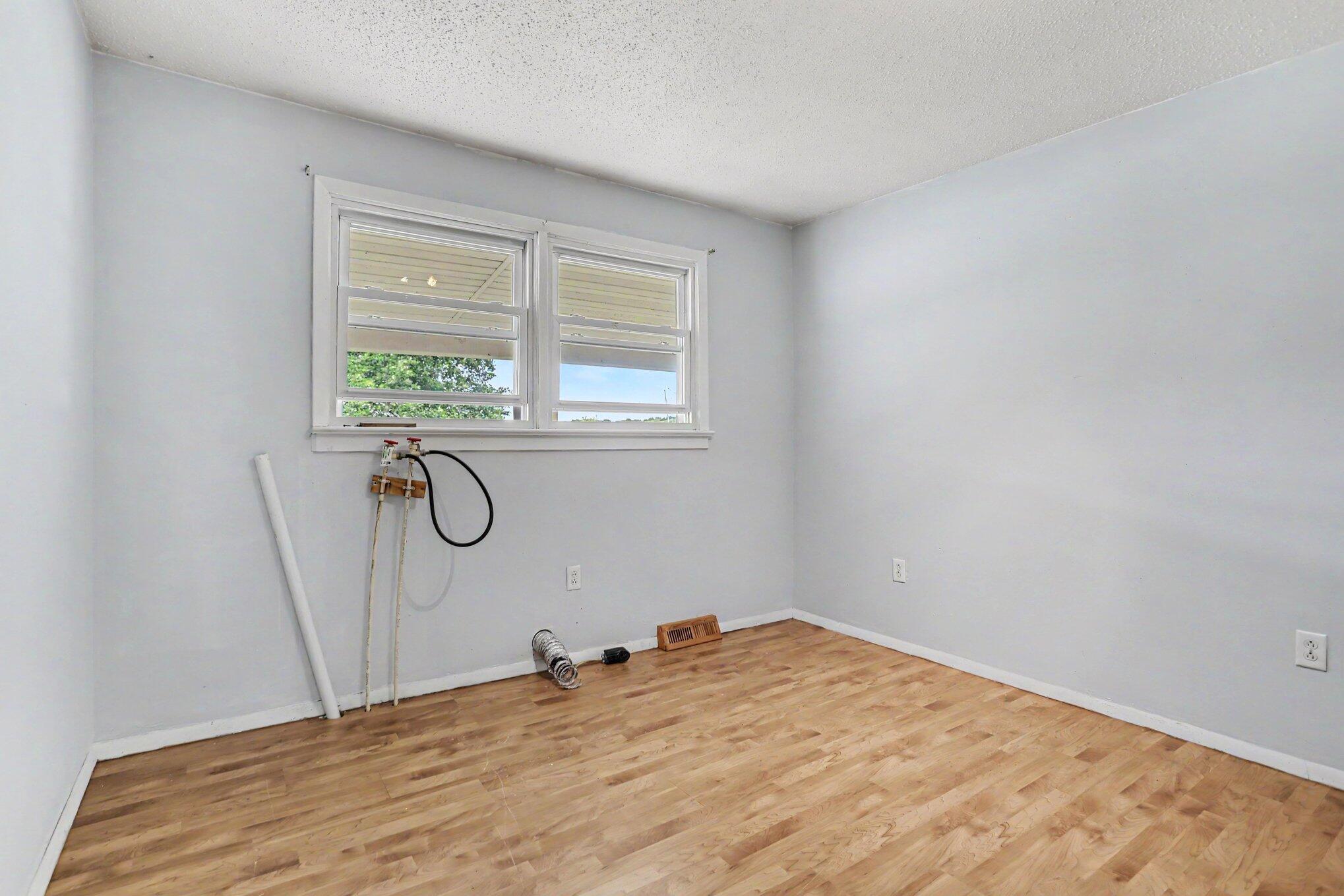 30825 Longnecker Road Leonidas, MI 49066 - Photo 9 of 20 009_file_1171
