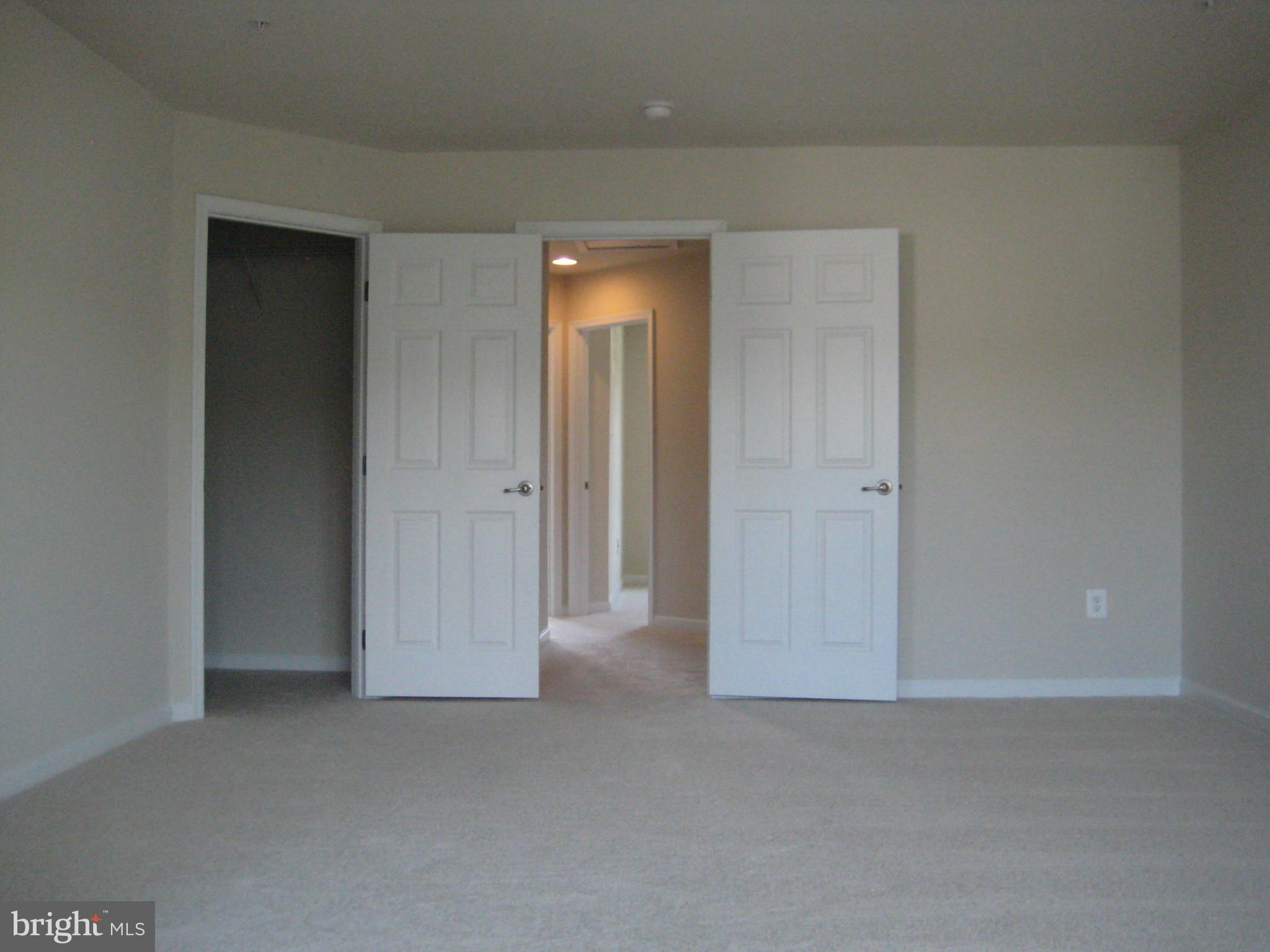 2068 Spring Run Circle Frederick, MD 21702 - Photo 8 of 11 Interior (General)