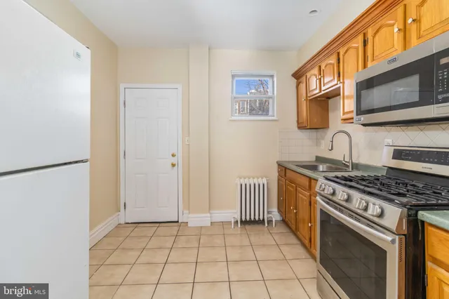 $1,800 | 1929 West Sparks Street, Philadelphia, PA 19141