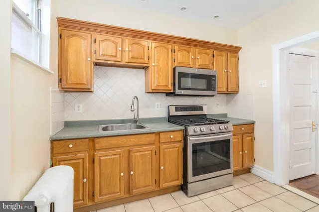 $1,800 | 1929 West Sparks Street, Philadelphia, PA 19141