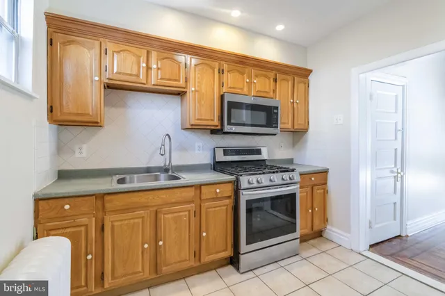 $1,800 | 1929 West Sparks Street, Philadelphia, PA 19141