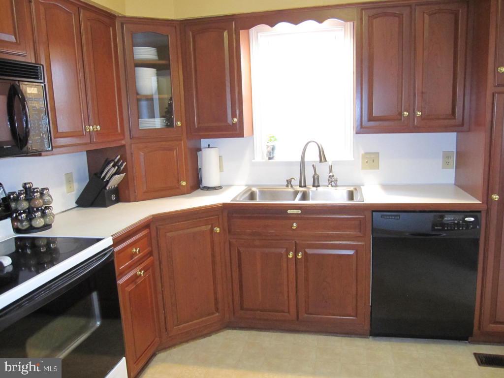 3207 Randy Road Lancaster, PA 17601 - Photo 5 of 25 Gallery Image 5