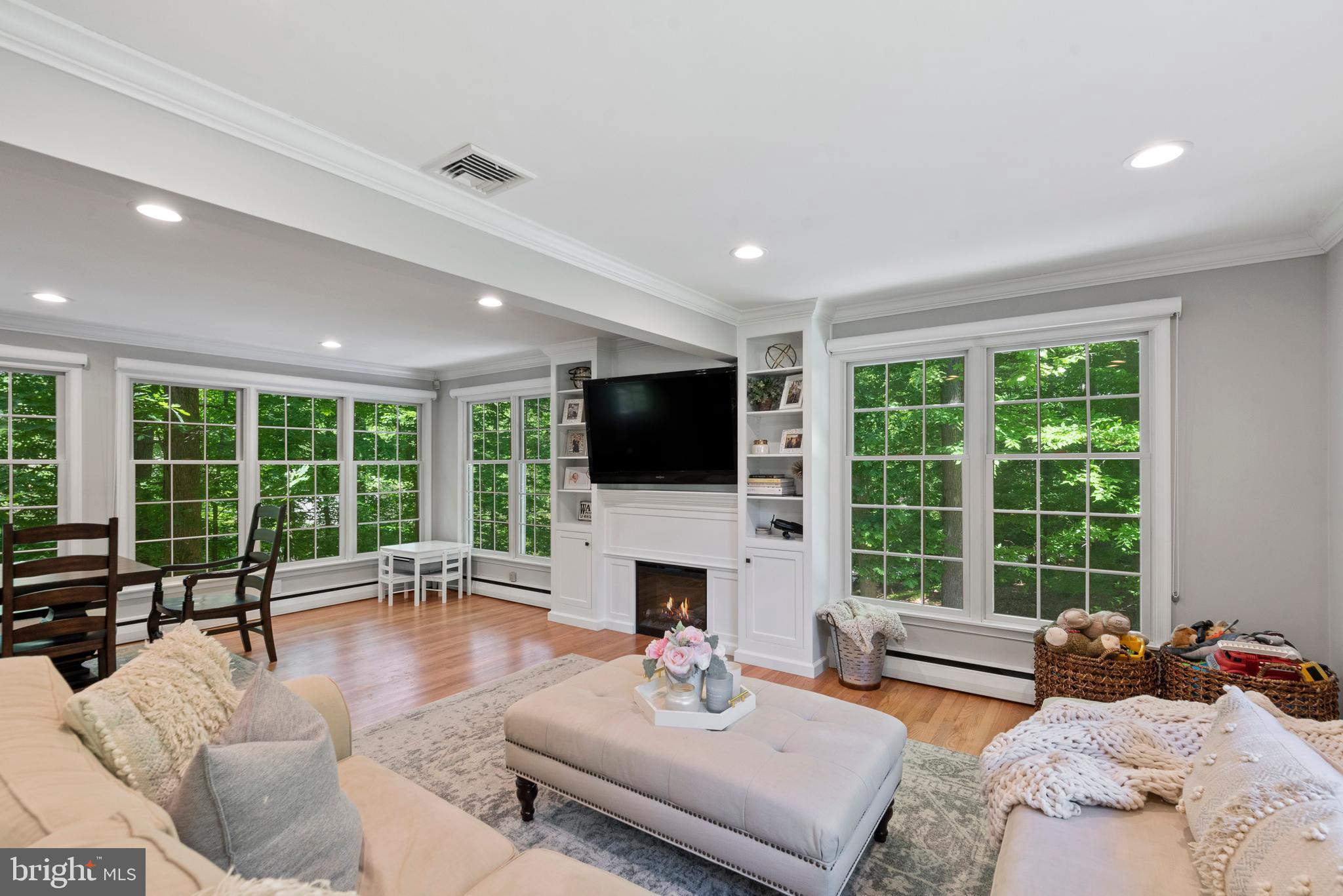 13 Spring Hollow Road Wayne, PA 19087 - Photo 11 of 34 Great gathering spot!