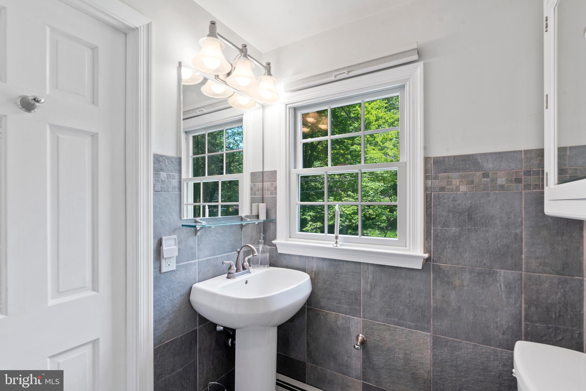 13 Spring Hollow Road Wayne, PA 19087 - Photo 20 of 34 En-suite bathroom