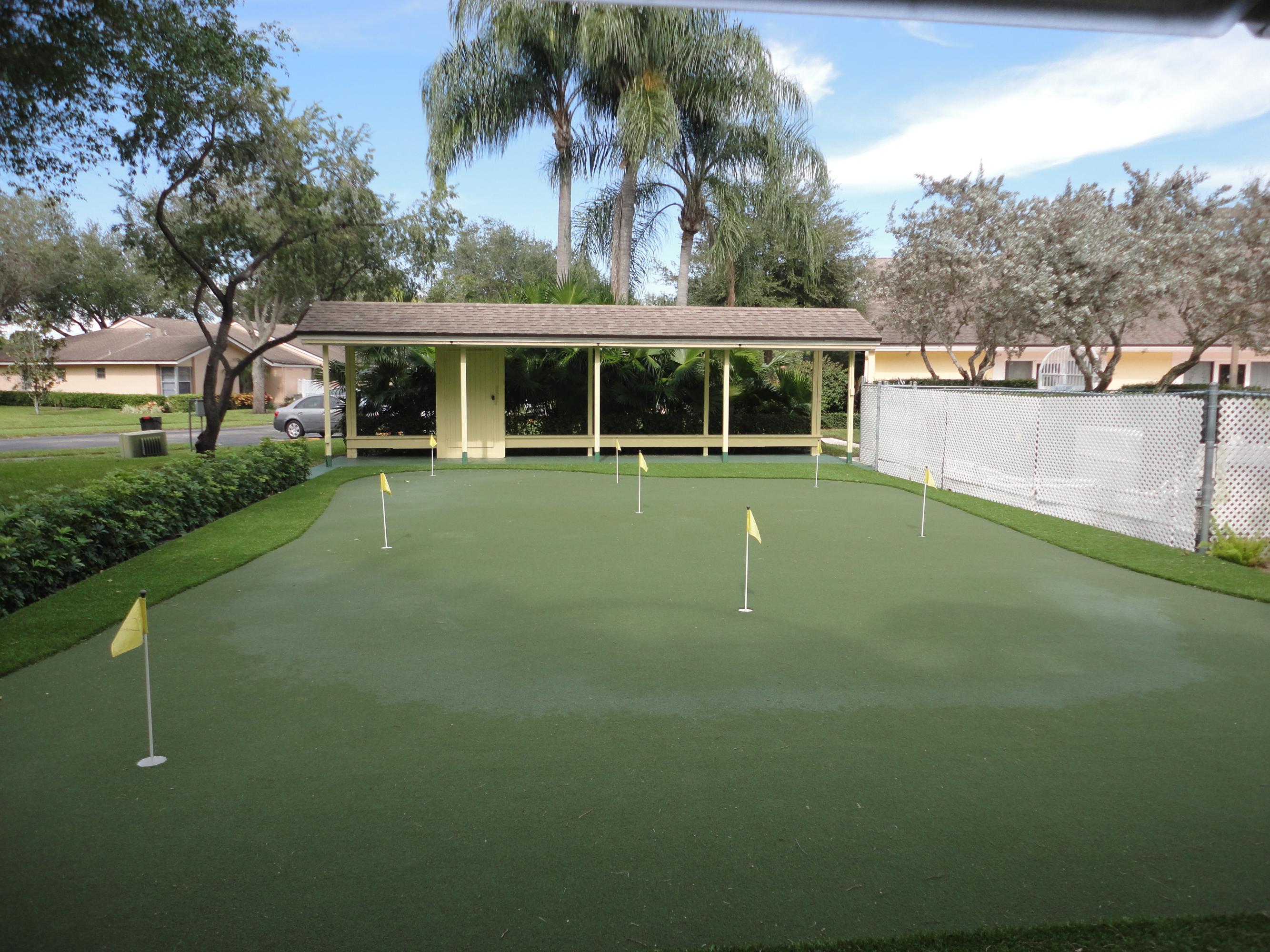 8946 Meadowlark Way, Unit D Boca Raton, FL 33496 - Photo 26 of 32 Putting Green