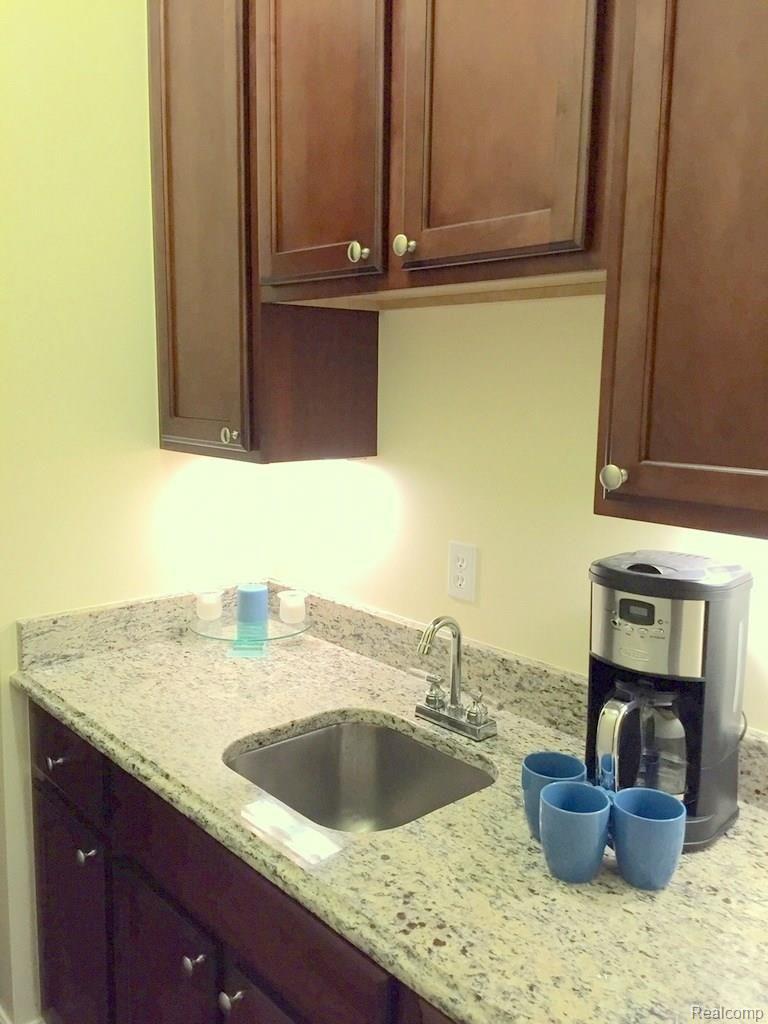 45930 South Stonewood Road Canton, MI 48187 - Photo 15 of 23 15 Wet bar.jpg