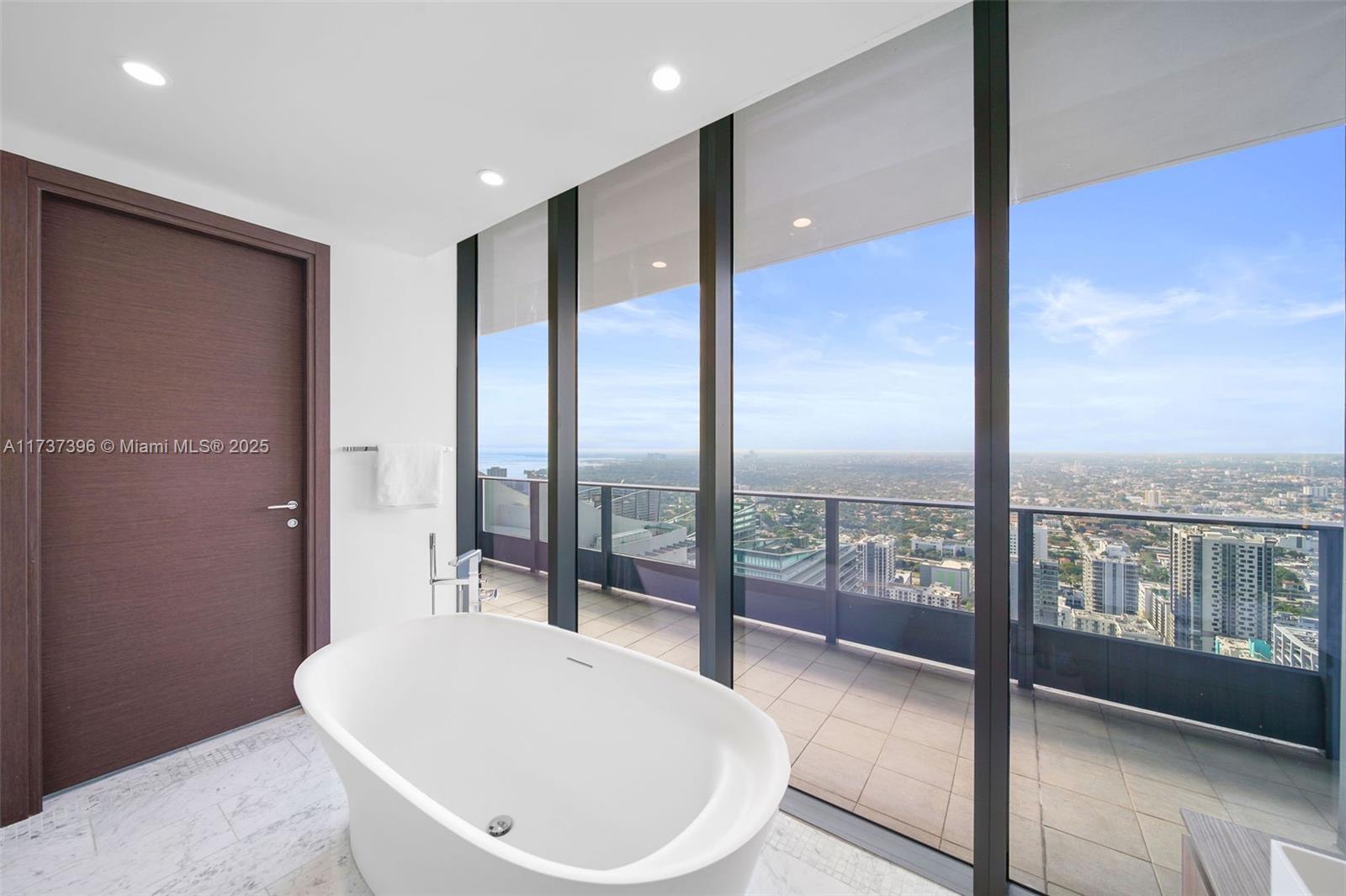 1000 Brickell Plaza, Unit PH5002 Miami, FL 33131 - Photo 29 of 68
