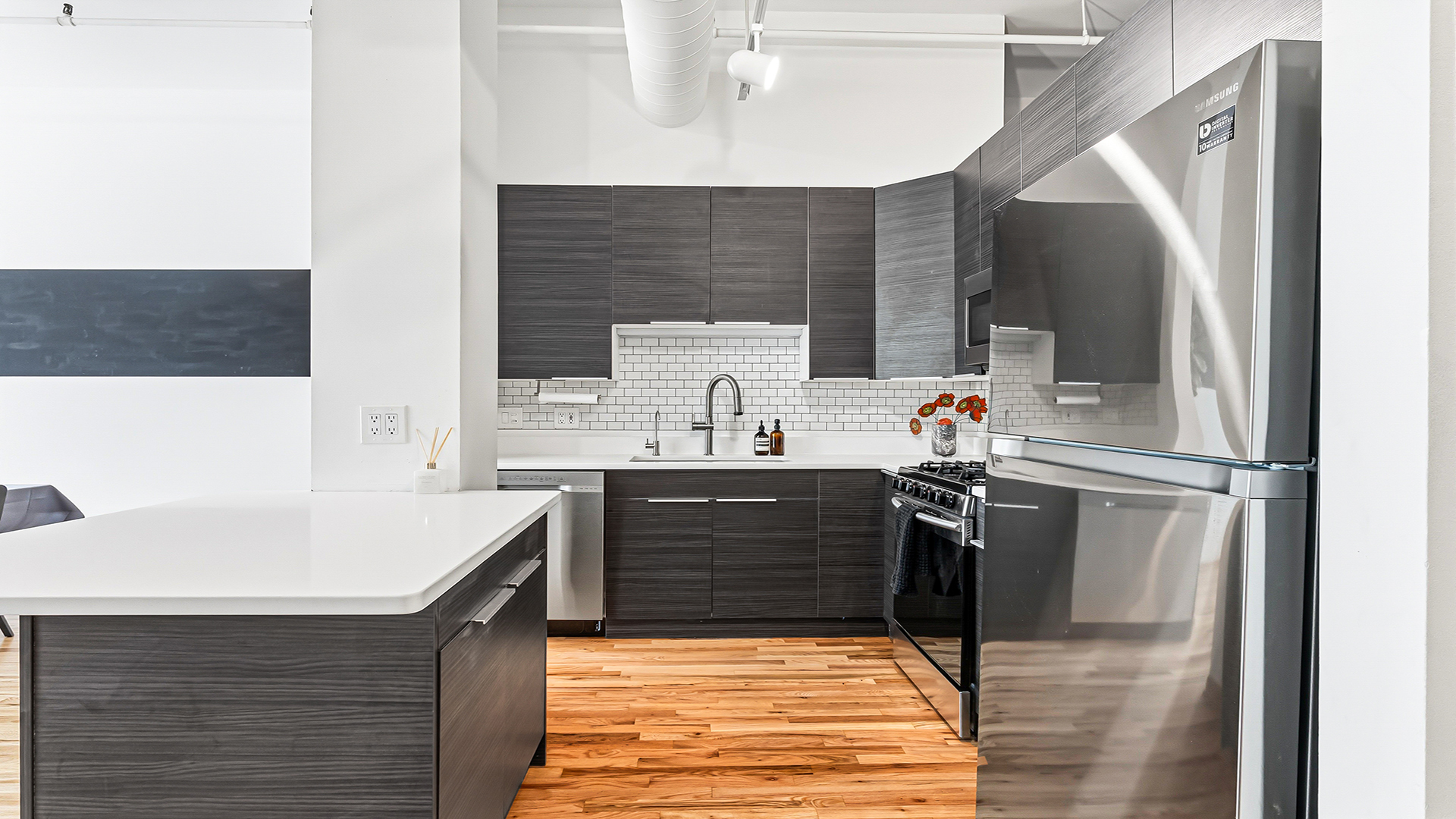 809 North Racine Avenue, Unit 204 Chicago, IL 60642 - Photo 10 of 20