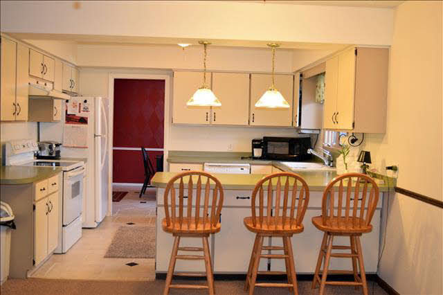 202 West Erie Road Temperance, MI 48182 - Photo 8 of 22 20431005-7.JPG