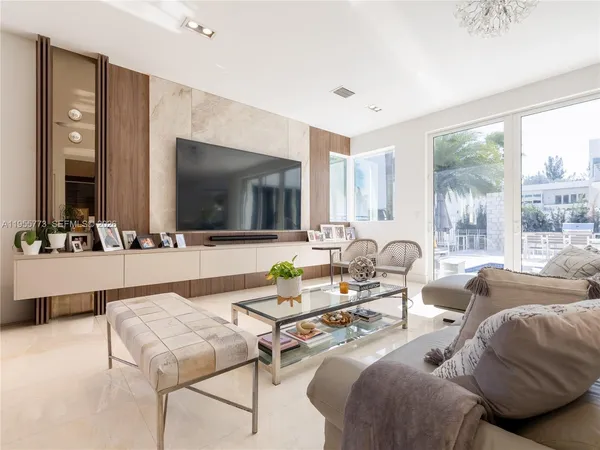 $20,000 | 7451 Northwest 103rd Court, Doral, FL 33178