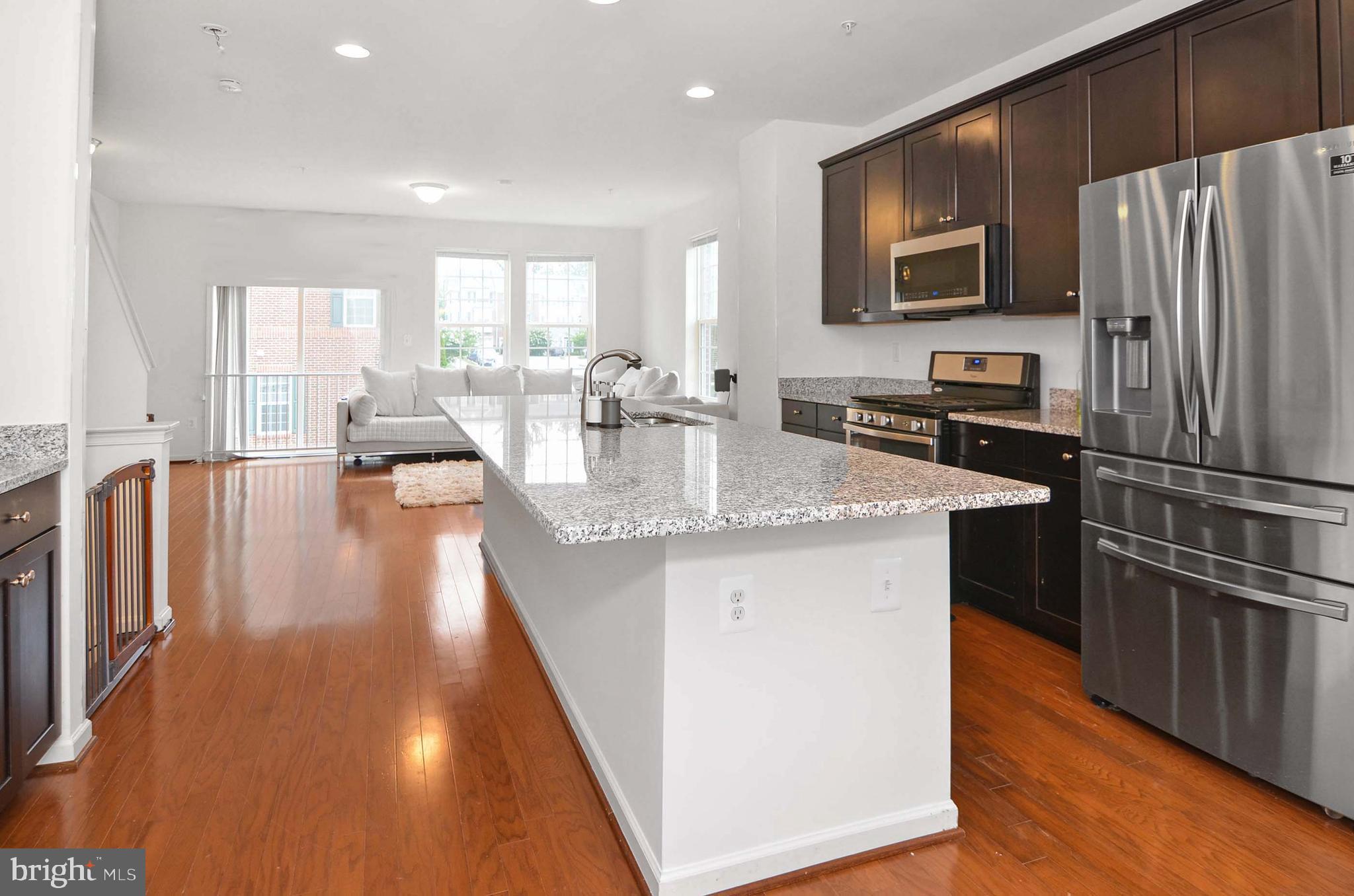 8851 Delegge Road Rosedale, MD 21237 - Photo 3 of 24