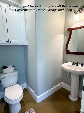 $624,000 | 15741 County Road 1100, Tyler, TX 75703