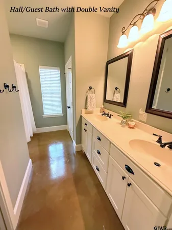 $624,000 | 15741 County Road 1100, Tyler, TX 75703