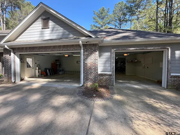 $624,000 | 15741 County Road 1100, Tyler, TX 75703