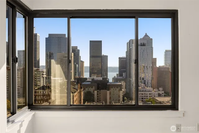 $2,300 | 1105 Spring Street, Unit 1309, Seattle, WA 98104