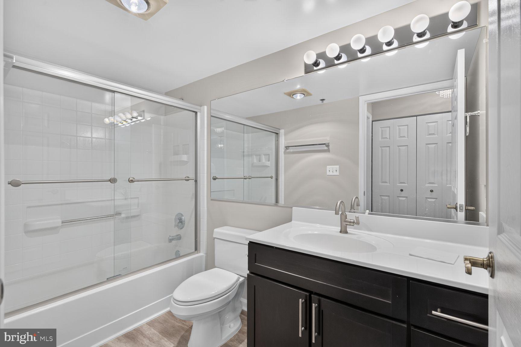 19385 Cypress Ridge Terrace, Unit 903 Leesburg, VA 20176 - Photo 20 of 37 Bath 2