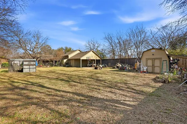 $337,000 | 122 East 7th Street, Lancaster, TX 75146
