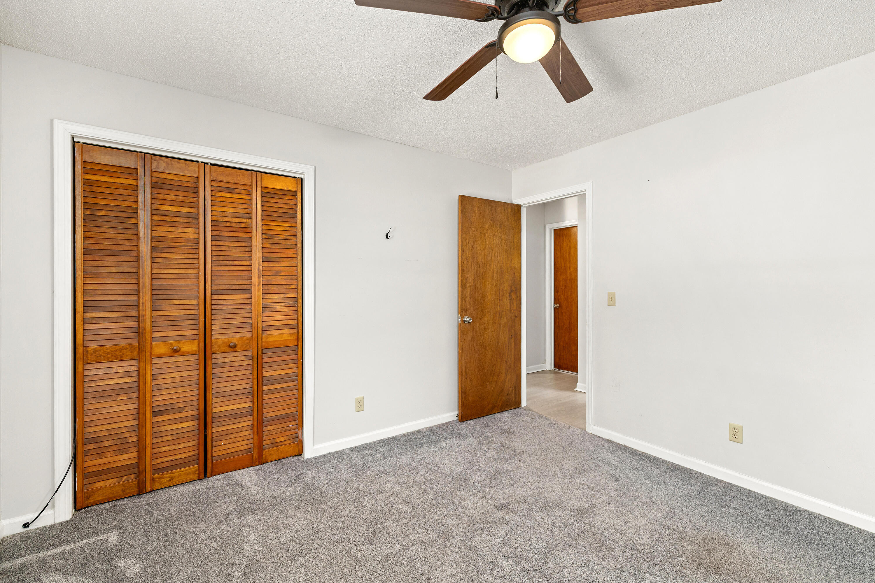 7070 Meeting House Road Dalzell, SC 29040 - Photo 21 of 24 side bedroom 2