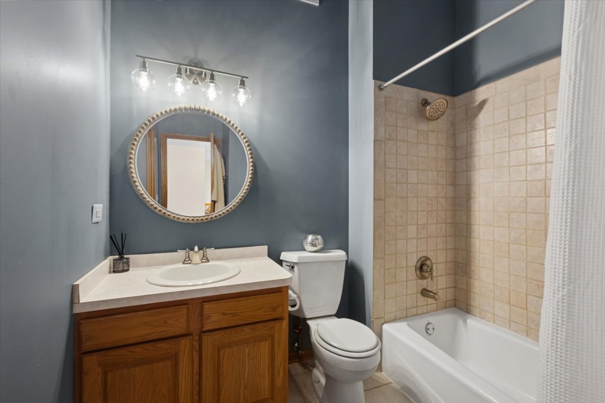 180 Grove Court Lemont, IL 60439 - Photo 14 of 22