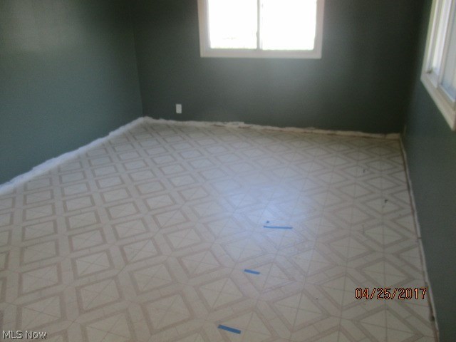 445 Arbor Road Cleveland, OH 44108 - Photo 3 of 26 Gallery Image 3