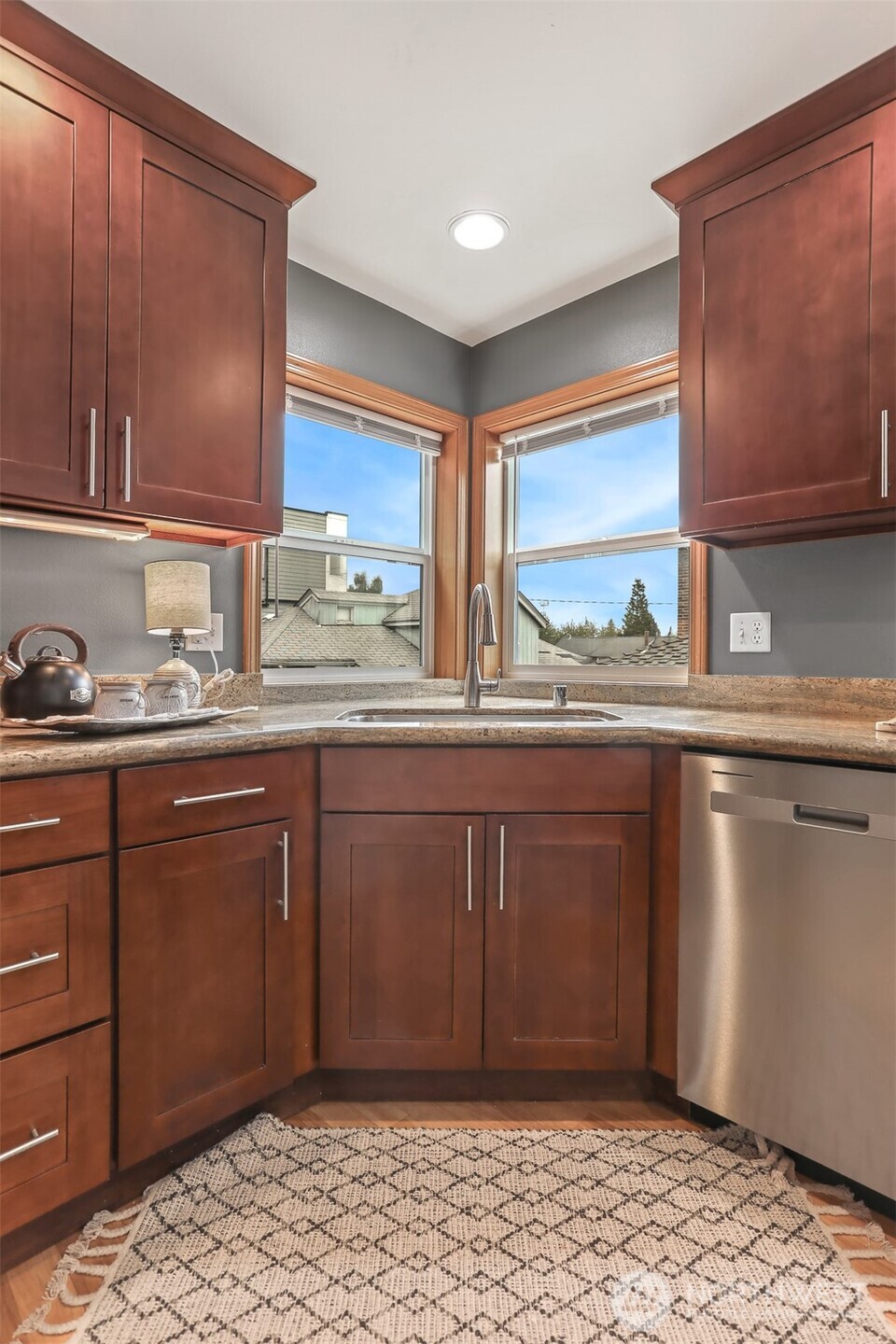 516 North 46th Street Seattle, WA 98103 - Photo 12 of 31