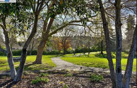 $1,988,000 | 572 Old Farm Road, Danville, CA 94526