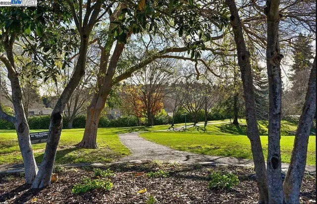 $1,988,000 | 572 Old Farm Road, Danville, CA 94526