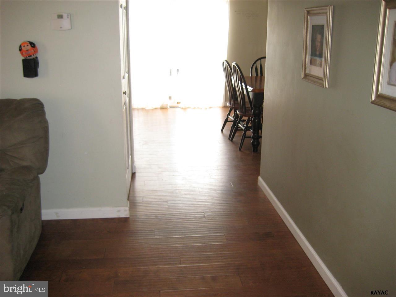 583 Sutton Road Abbottstown, PA 17301 - Photo 5 of 28 Gallery Image 5