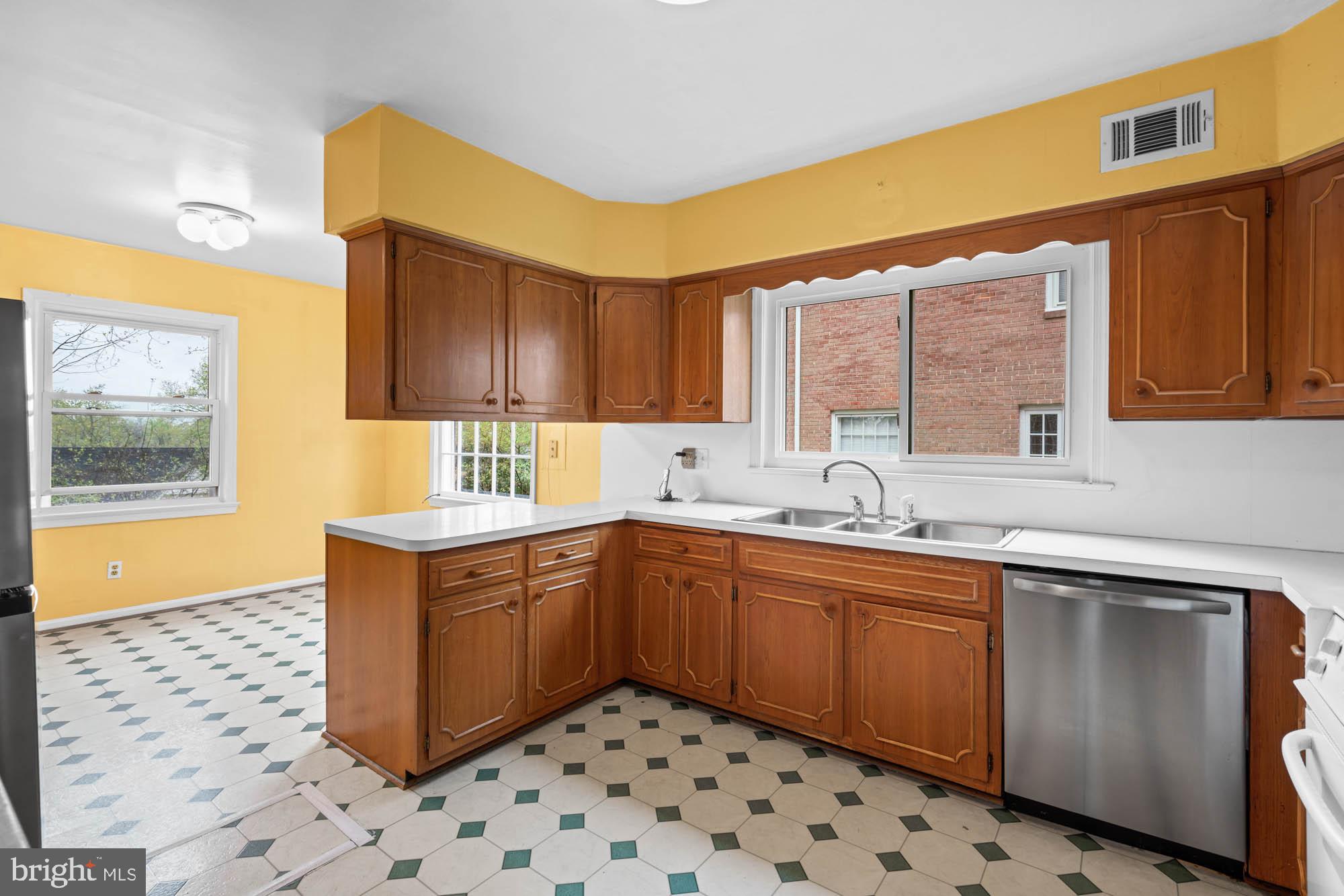 6016 Onondaga Road Bethesda, MD 20816 - Photo 28 of 92 Gallery Image 28