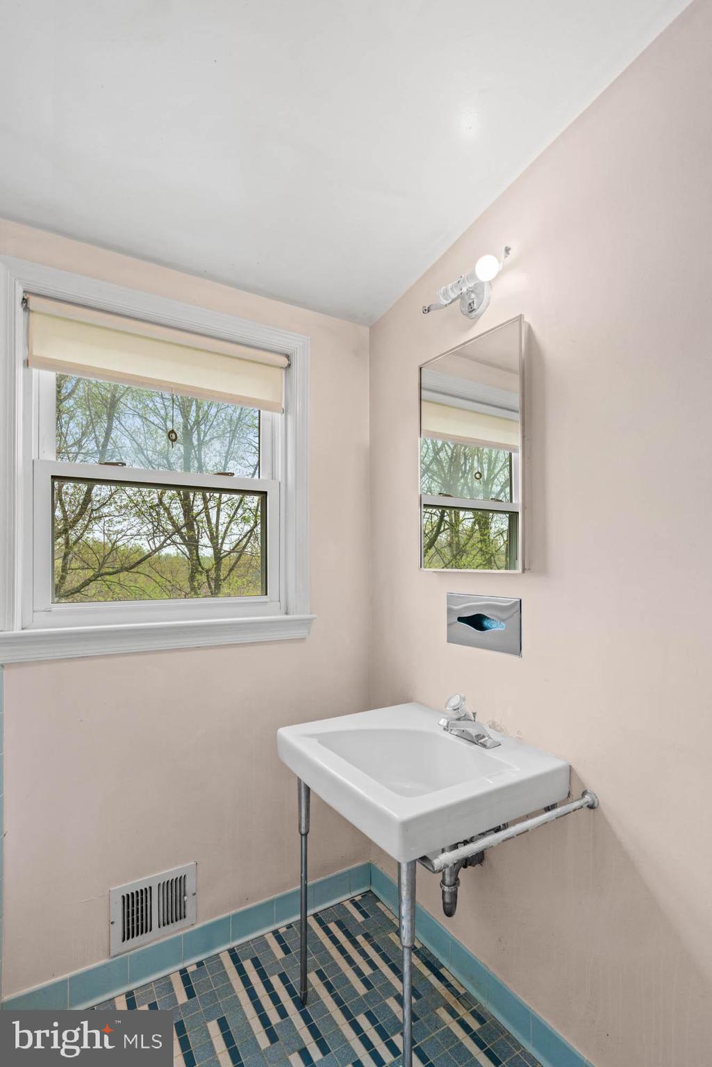 6016 Onondaga Road Bethesda, MD 20816 - Photo 62 of 92 Gallery Image 62
