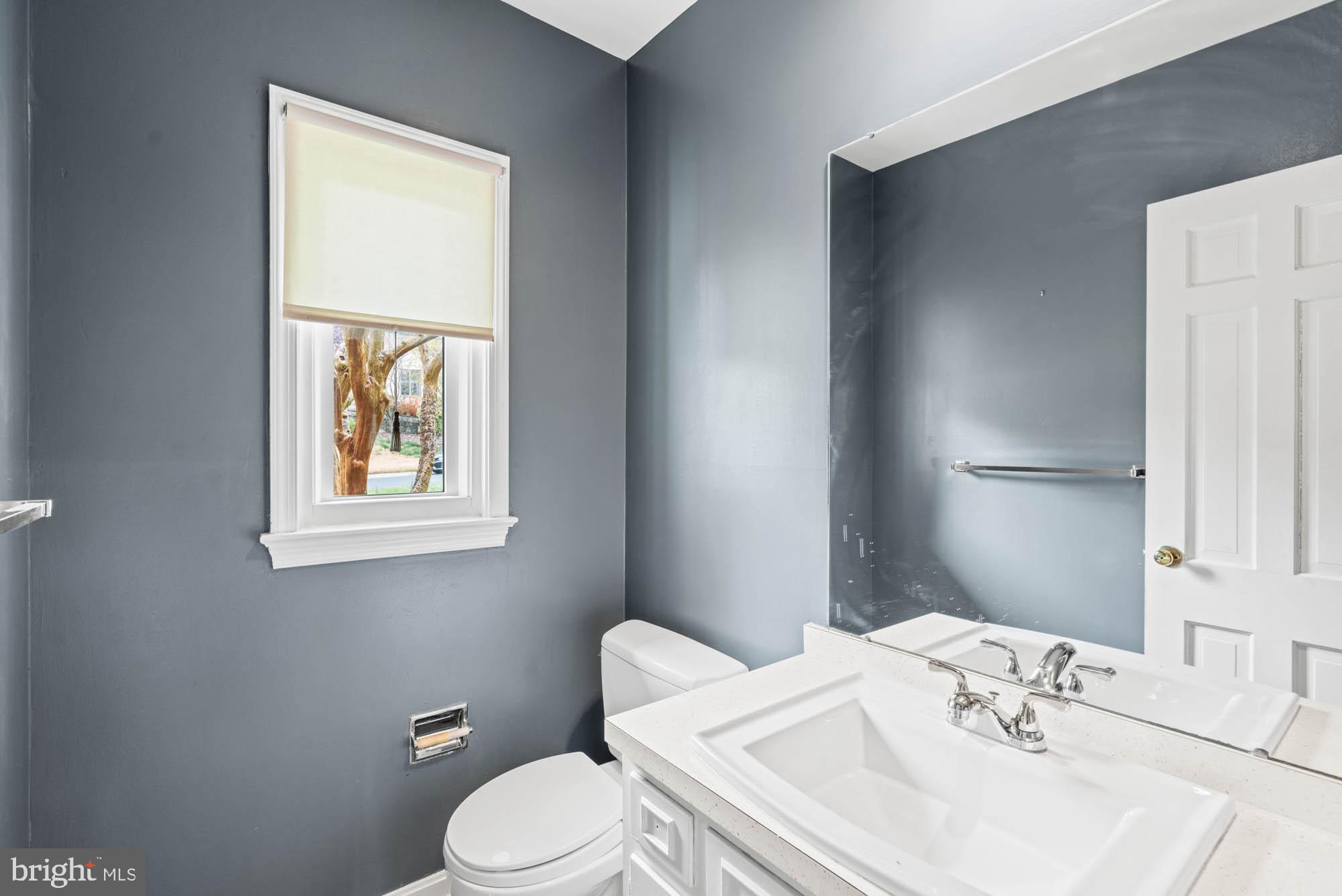 6016 Onondaga Road Bethesda, MD 20816 - Photo 8 of 92 Gallery Image 8