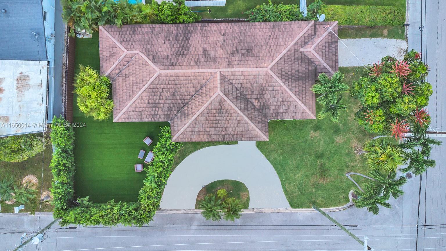900 Surfside Boulevard Surfside, FL 33154 - Photo 19 of 38 an aerial view of a house