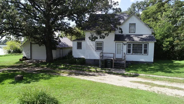 $113,300 | 204 2nd Street, Elbow Lake, MN 56531
