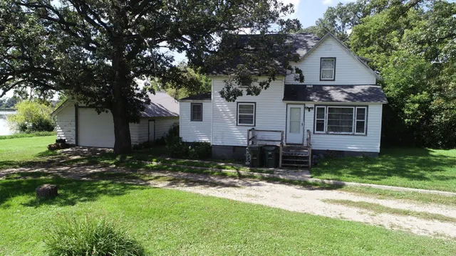 $115,000 | 204 2nd Street, Elbow Lake, MN 56531