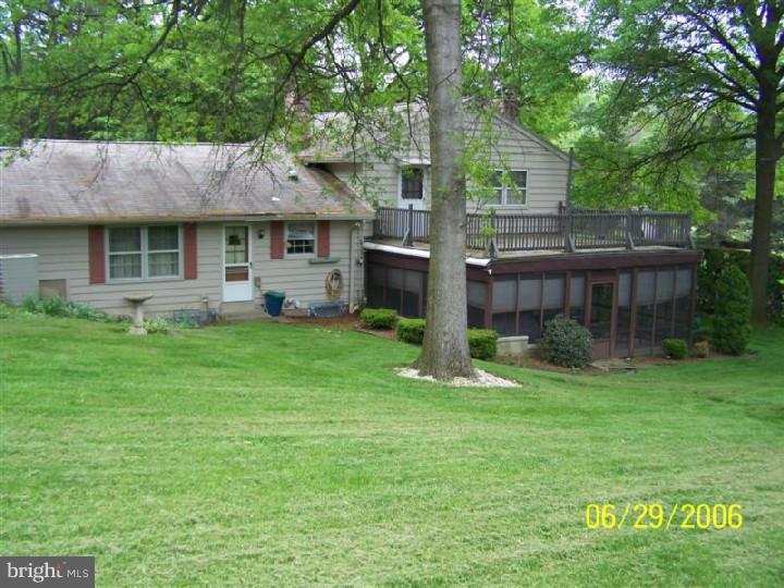 1606 Golf Road Reading, PA 19601 - Photo 2 of 11