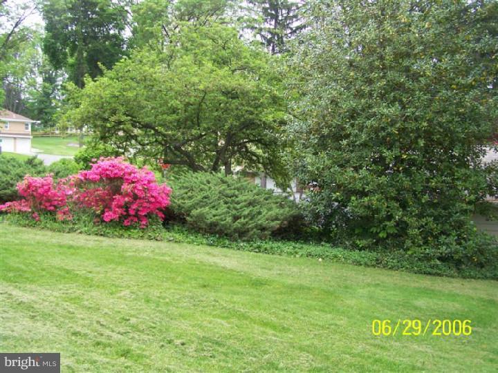 1606 Golf Road Reading, PA 19601 - Photo 3 of 11