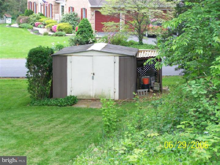 1606 Golf Road Reading, PA 19601 - Photo 4 of 11