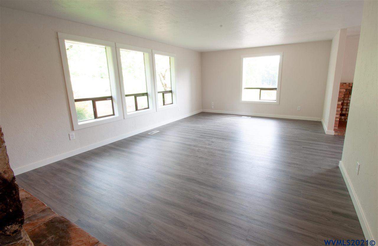 30077 Ingram Road Lebanon, OR 97355 - Photo 14 of 40 Gallery Image 14