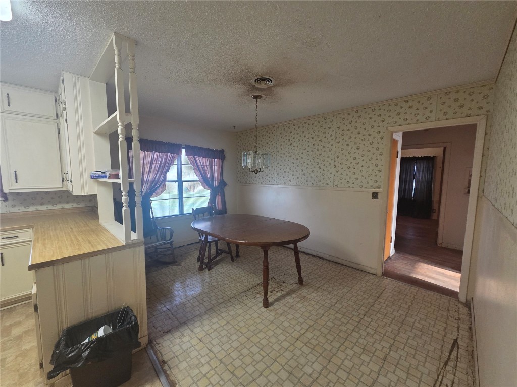 1216 Merchant Street El Campo, TX 77437 - Photo 6 of 8