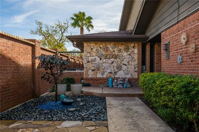 a view of a house with outdoor space