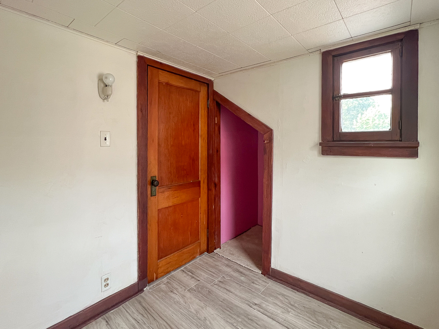 415 South 3rd Street Rochelle, IL 61068 - Photo 20 of 28 wooden floor in a gallery