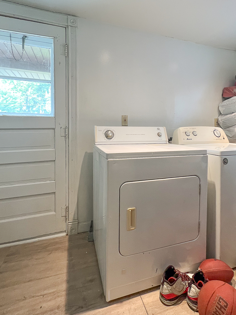 415 South 3rd Street Rochelle, IL 61068 - Photo 24 of 28 a utility room with dryer and washer