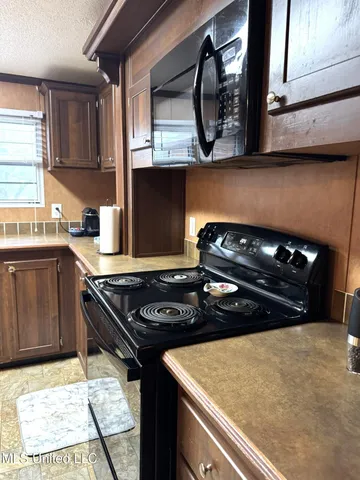 $209,000 | 146 Cloverdale Road, Unit A, Natchez, MS 39120