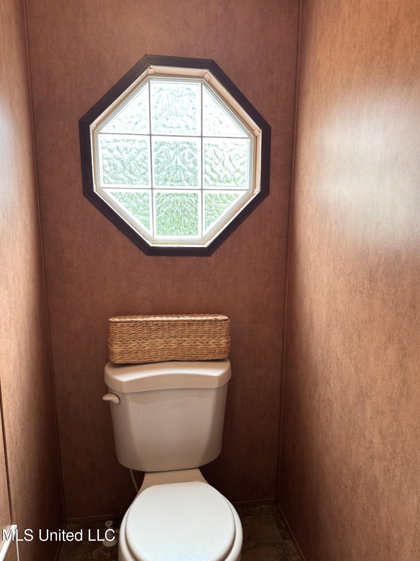 146 Cloverdale Road, Unit A Natchez, MS 39120 - Photo 23 of 26 thumbnail_IMG_8618.jpg 146a t