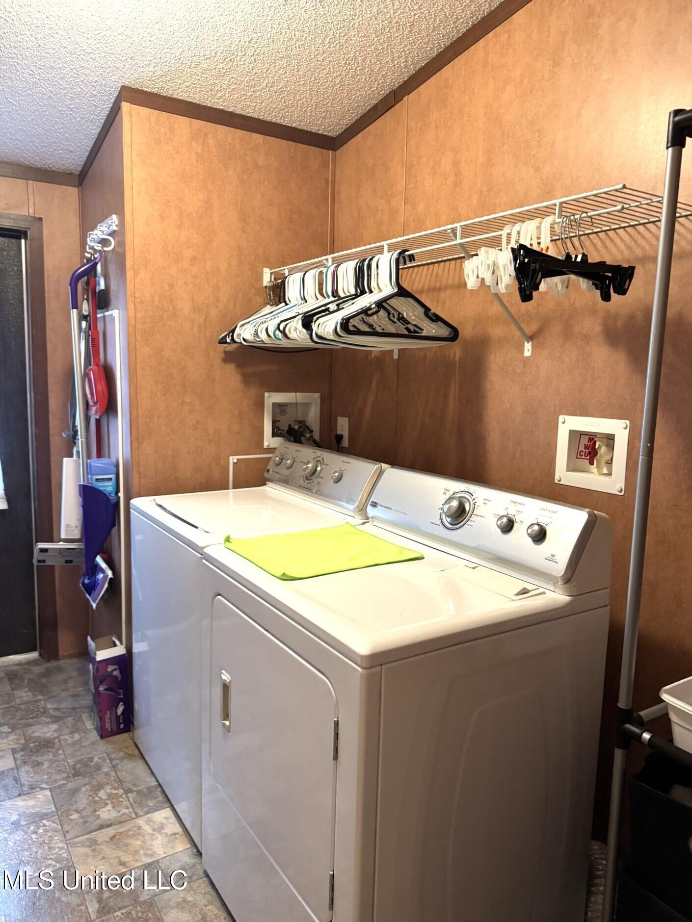 146 Cloverdale Road, Unit A Natchez, MS 39120 - Photo 24 of 26 thumbnail_IMG_8609.jpg 146a g