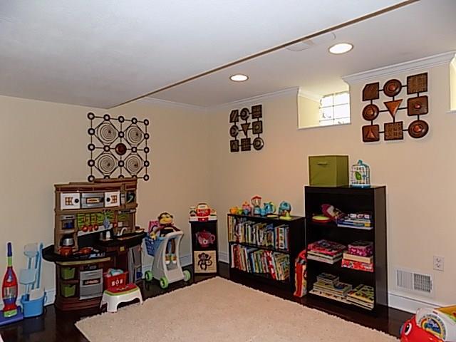 314 Hamilton Street McKees Rocks, PA 15136 - Photo 4 of 10 Dining Room- 13 x 12 Dining Room
