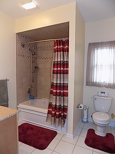 314 Hamilton Street McKees Rocks, PA 15136 - Photo 5 of 10 Full Bathroom Enormous 9 x 8 bathroom is in pristine condition. Professionally designed and renovated ceramic tile shower includes jet spray tub.